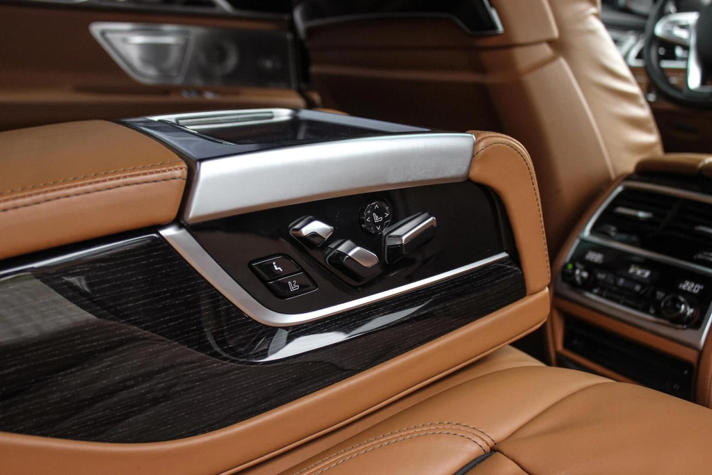 BMW 7 Serie – foto 27