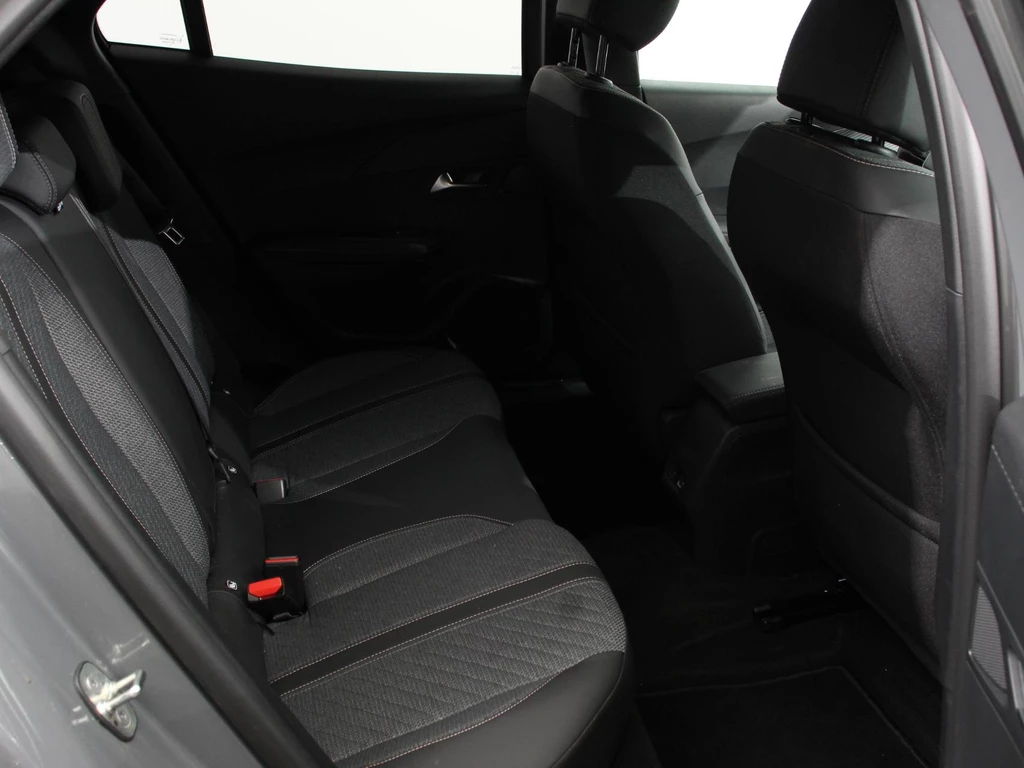 Peugeot e-2008 – foto 36
