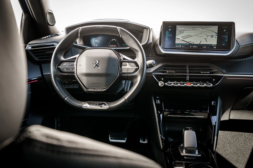 Peugeot e-2008 – foto 12