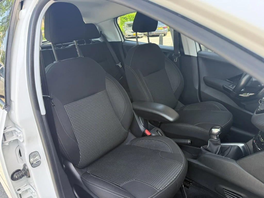 Peugeot 208 – foto 40