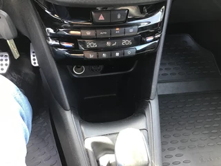 Peugeot 208 – thumbnail 13