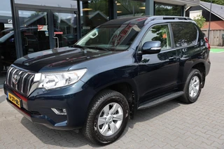 Toyota Land Cruiser – thumbnail 2