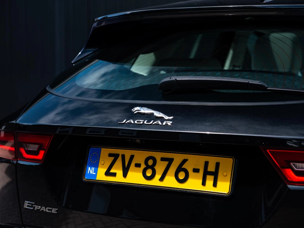 Jaguar E-PACE – foto 35