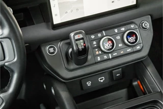 Land Rover Defender – thumbnail 18