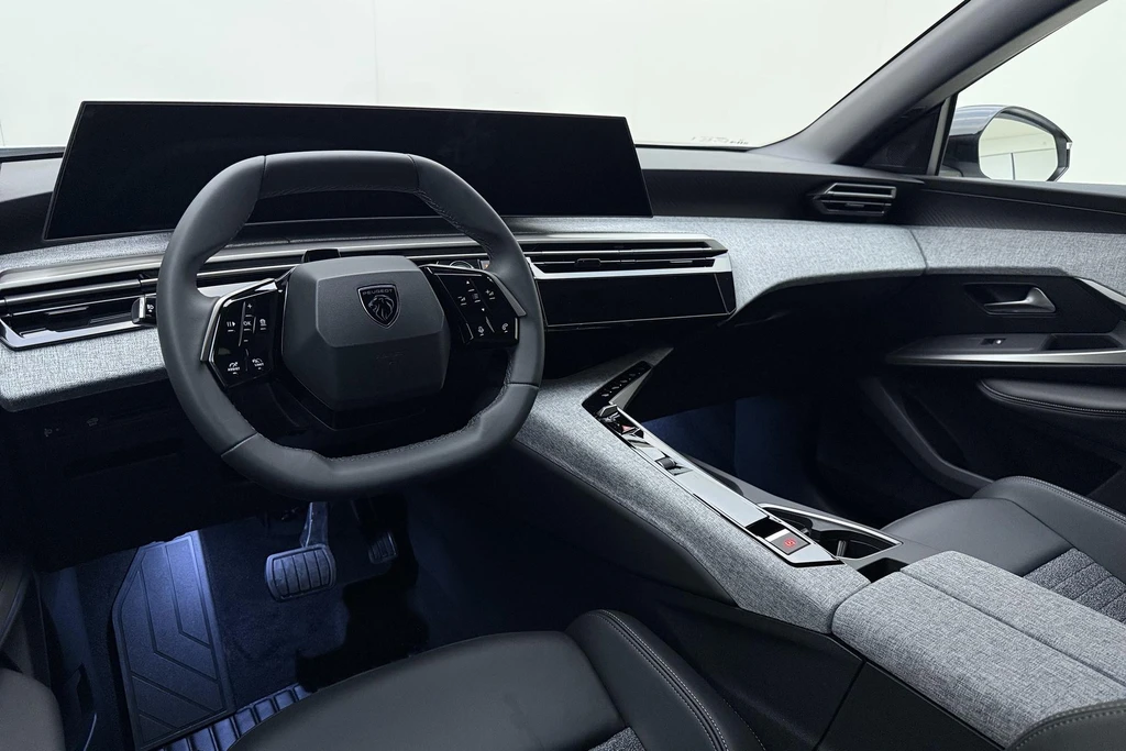 Peugeot e-3008 – foto 18