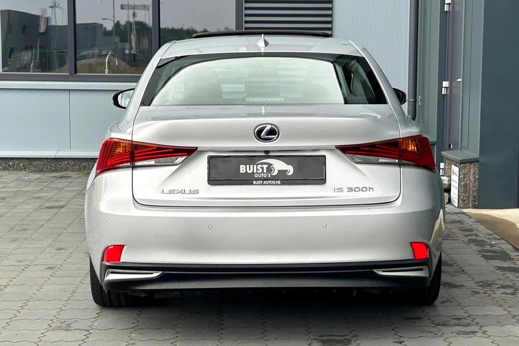 Lexus IS – foto 4