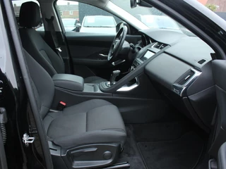 Jaguar E-PACE – thumbnail 12