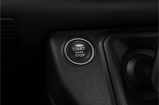 Land Rover Defender – thumbnail 32