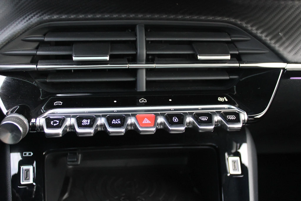 Peugeot 208 – foto 24