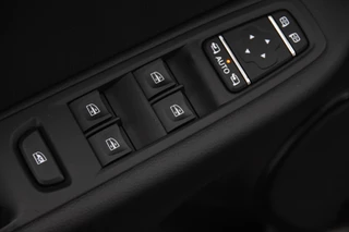 Renault Clio – thumbnail 25