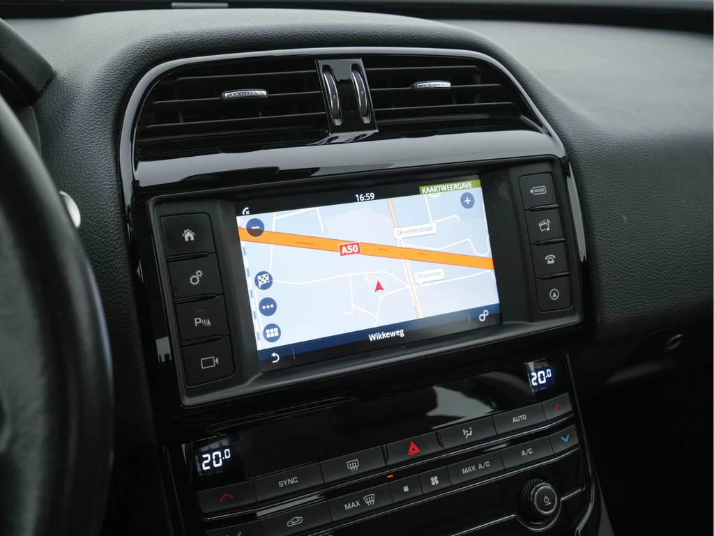 Jaguar XE – foto 14