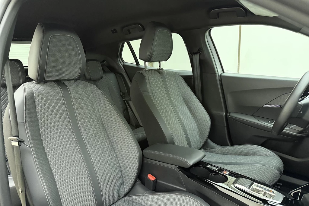 Peugeot e-2008 – foto 13