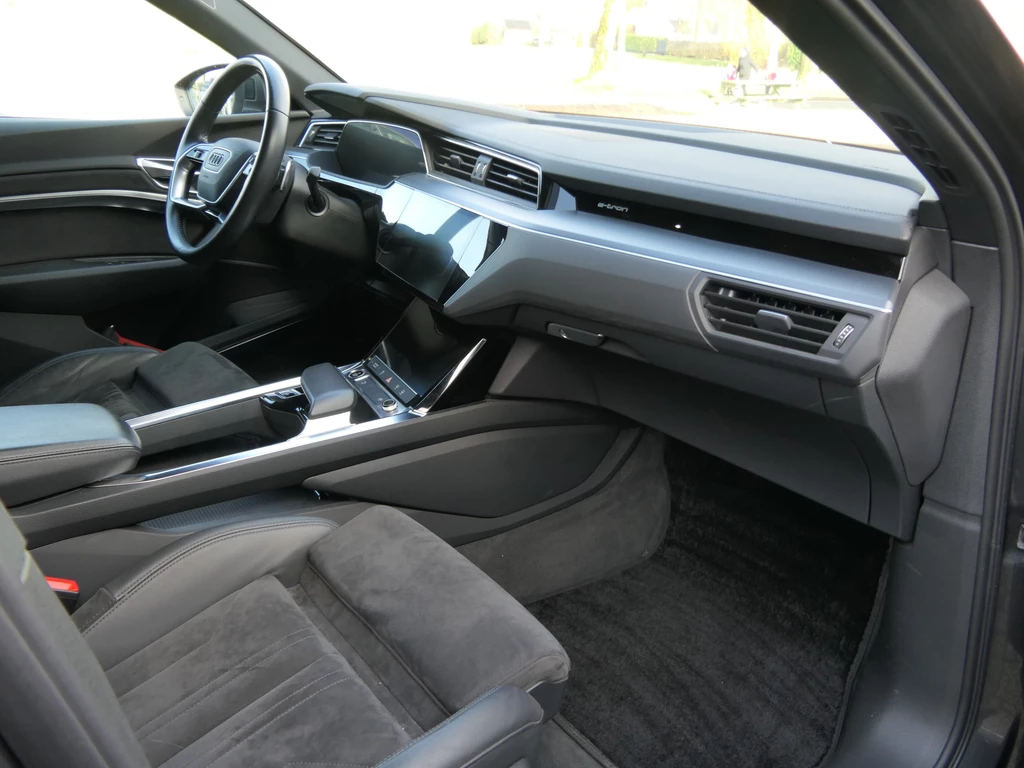 Audi e-tron – foto 16