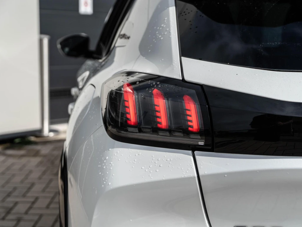 Peugeot 208 – foto 12