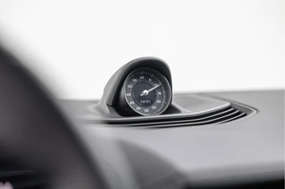 Porsche Taycan – thumbnail 24