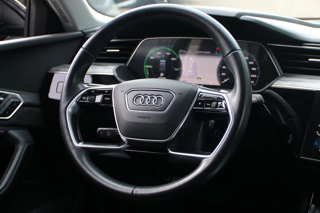 Audi e-tron – foto 14