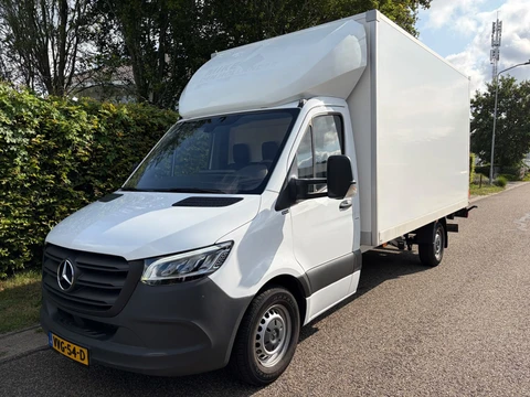 Mercedes-Benz Sprinter 317 cdi , Bakwagen , laadklep , 1090 kg laadvermogen .