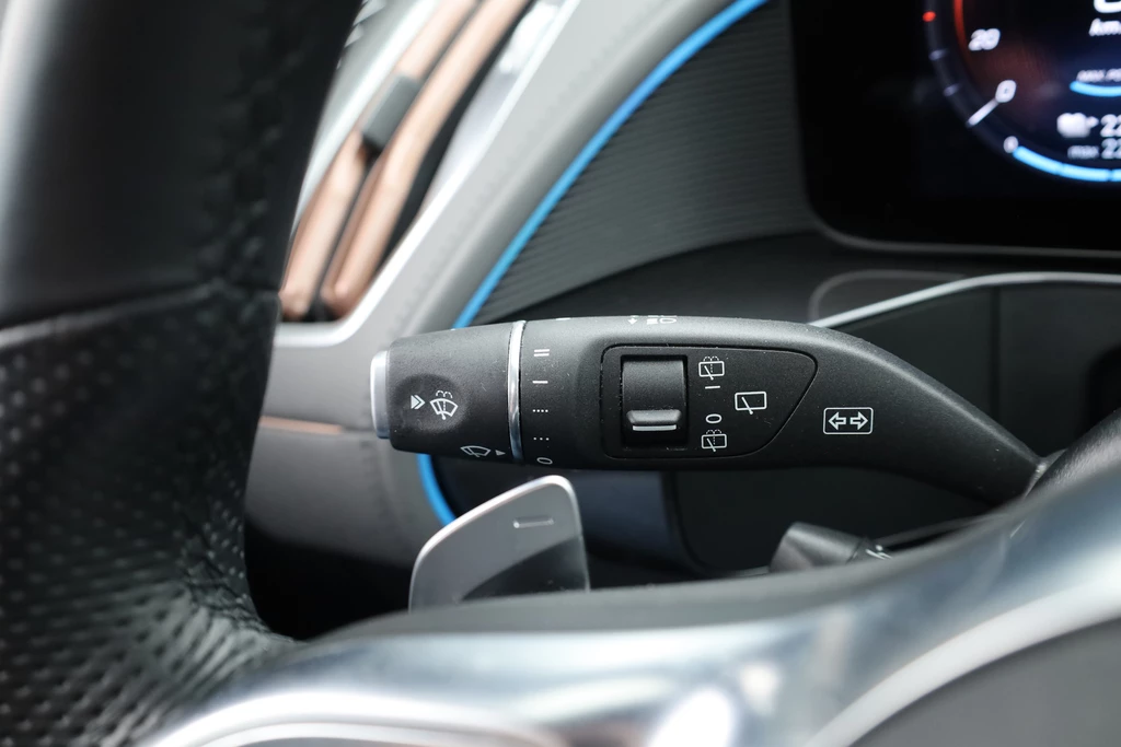 Mercedes-Benz EQC – foto 13