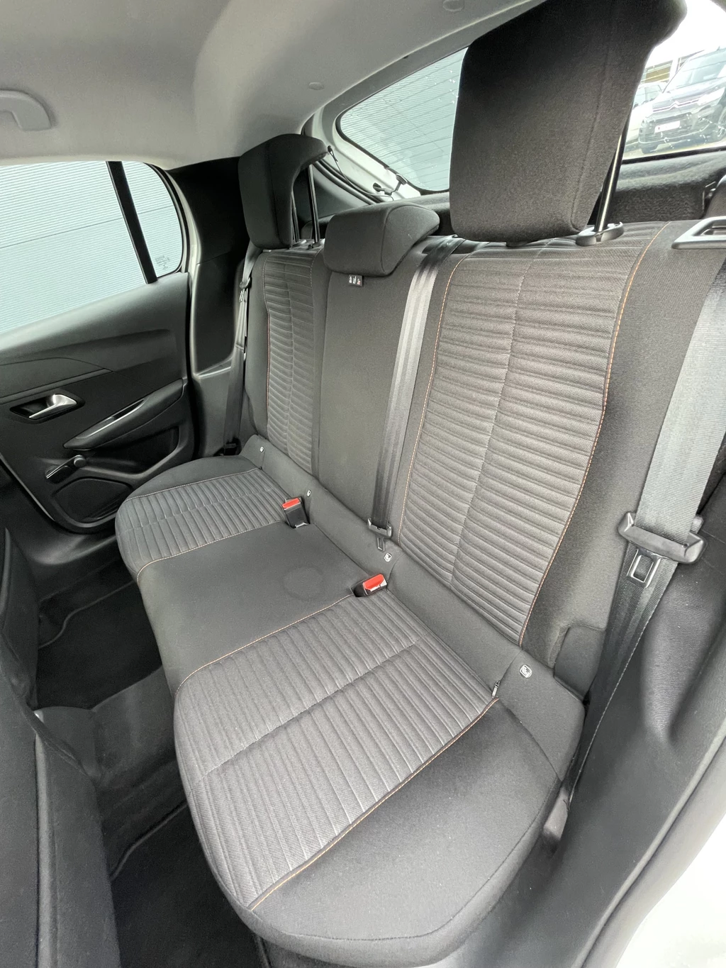 Peugeot 208 – foto 12