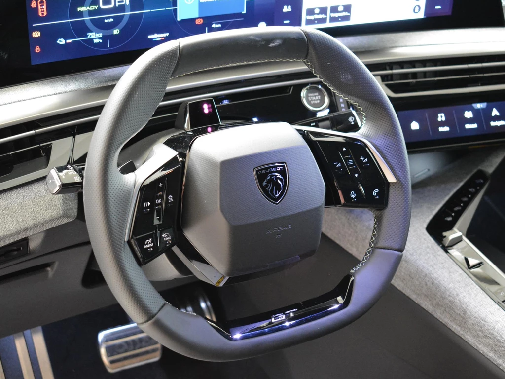 Peugeot e-3008 – foto 12