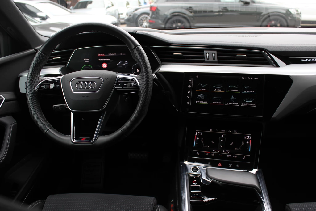 Audi e-tron – foto 12