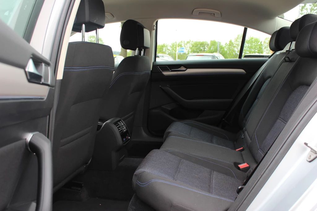 Volkswagen Passat – foto 13