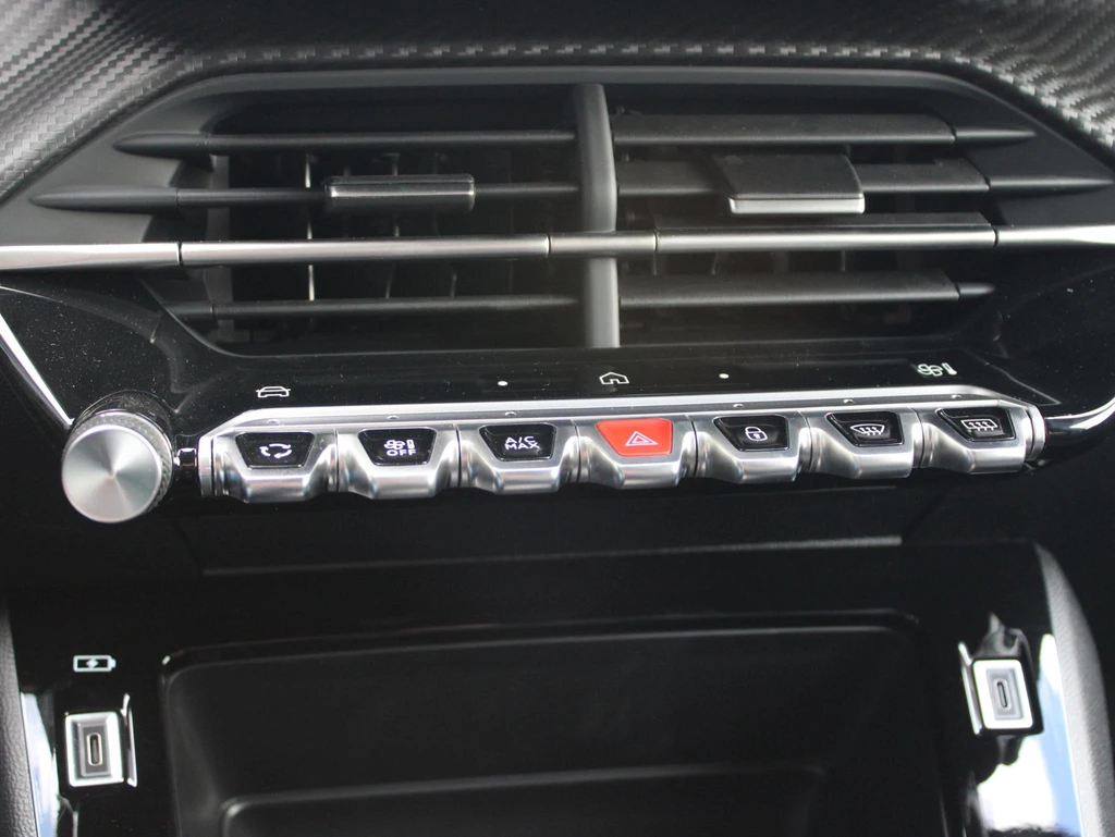 Peugeot 208 – foto 23