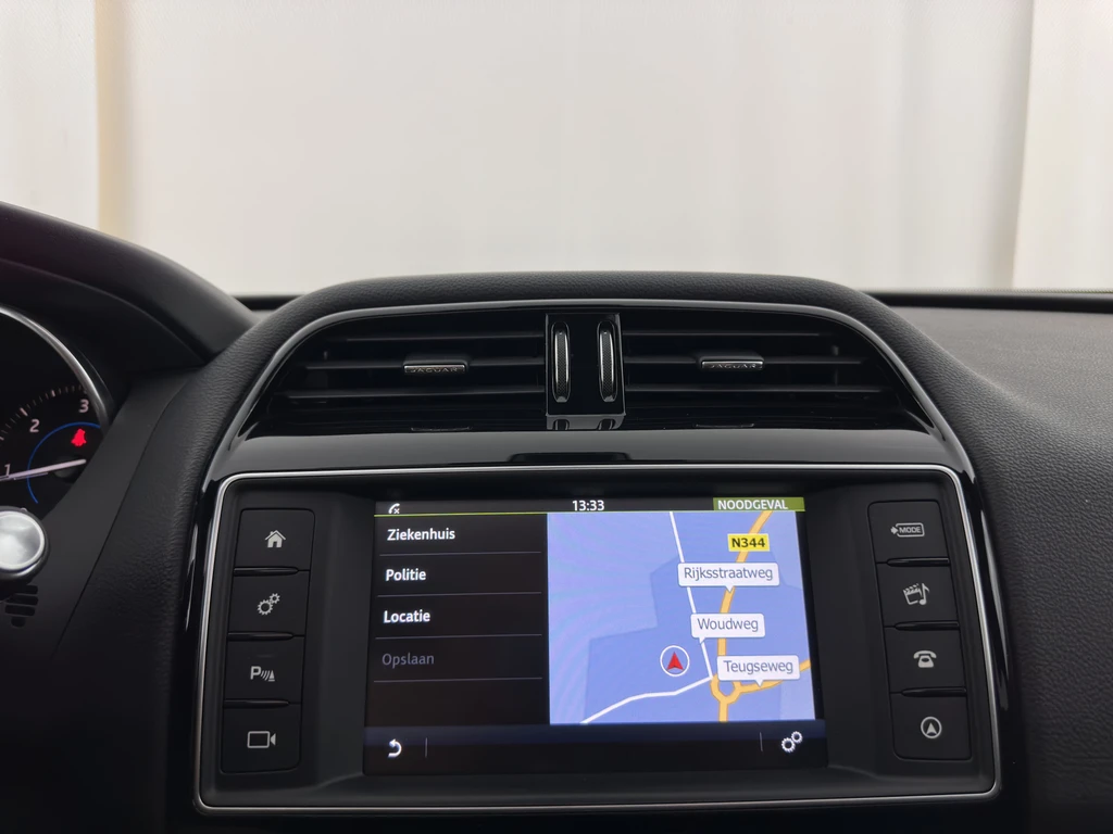 Jaguar F-PACE – foto 15