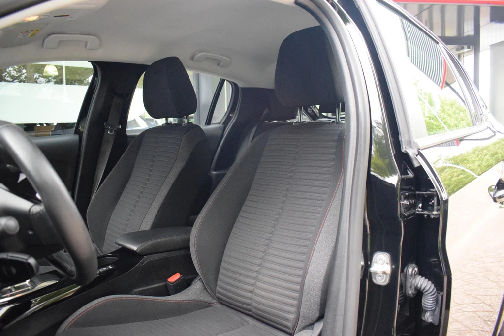 Peugeot e-208 – foto 12