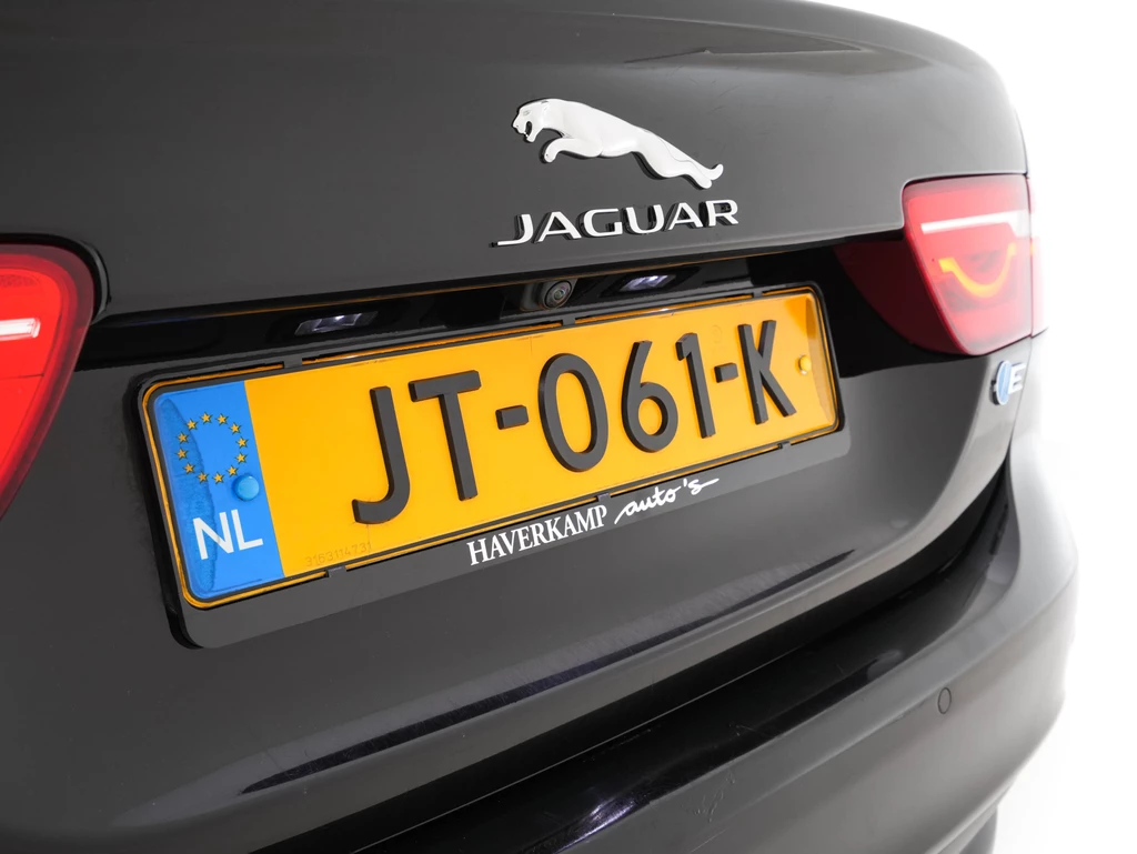 Jaguar XE – foto 23