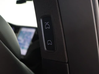 Tesla Model X – thumbnail 17