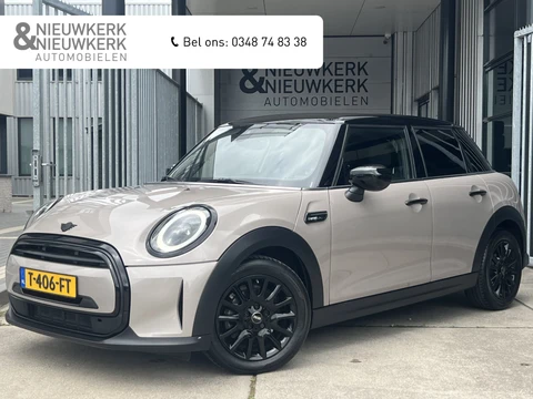 MINI 5-deurs 1.5 Cooper Camden Edition | AUTOMAAT | CAMERA | CARPLAY | NAVI | CRUISE CONTROL | STOEL/STUURVERWARMING | PDC | CLIMATE CONTROL | LMV 16'' | KEYLESS | LED | DAB | BLUETOOTH