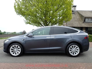 Tesla Model X – thumbnail 2