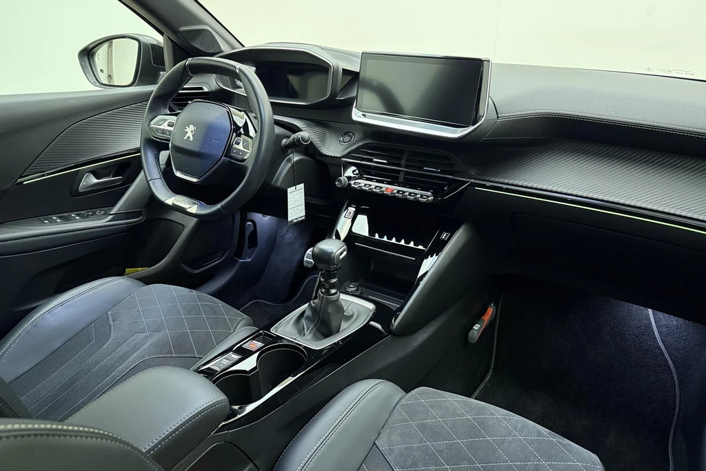 Peugeot 208 – foto 10
