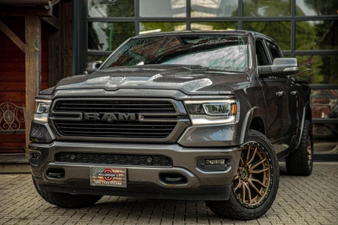 Dodge Ram 1500 5.7 V8 4x4 Crew Cab 5'7 Laramie Level 2 | luchtvering | panoramadak | .