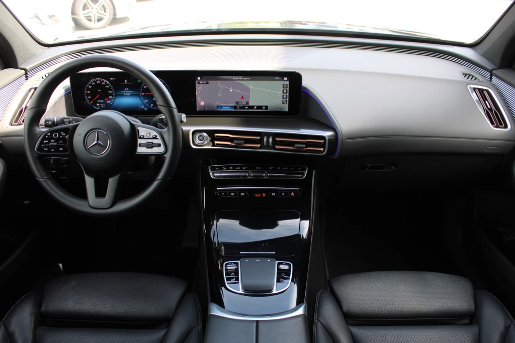 Mercedes-Benz EQC – foto 11