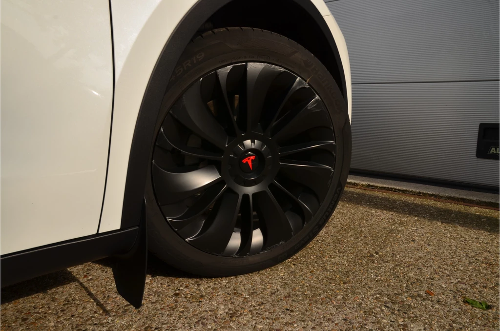 Tesla Model Y – foto 8