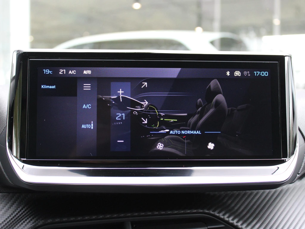 Peugeot 208 – foto 18