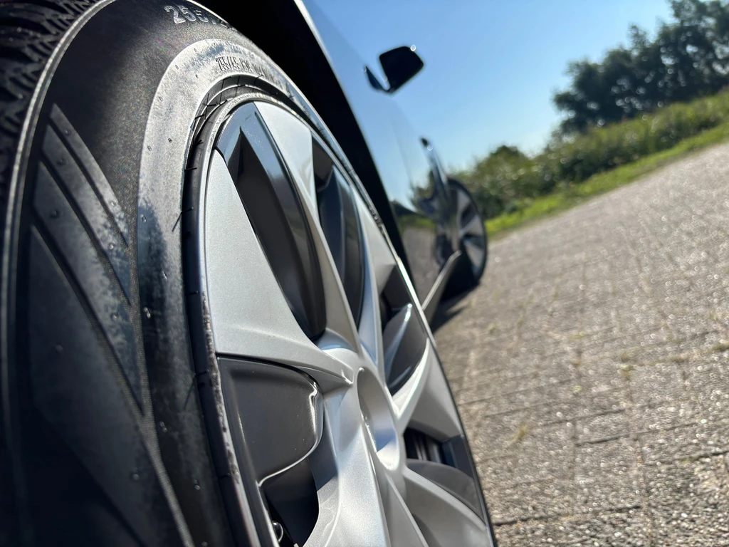 Tesla Model Y – foto 13