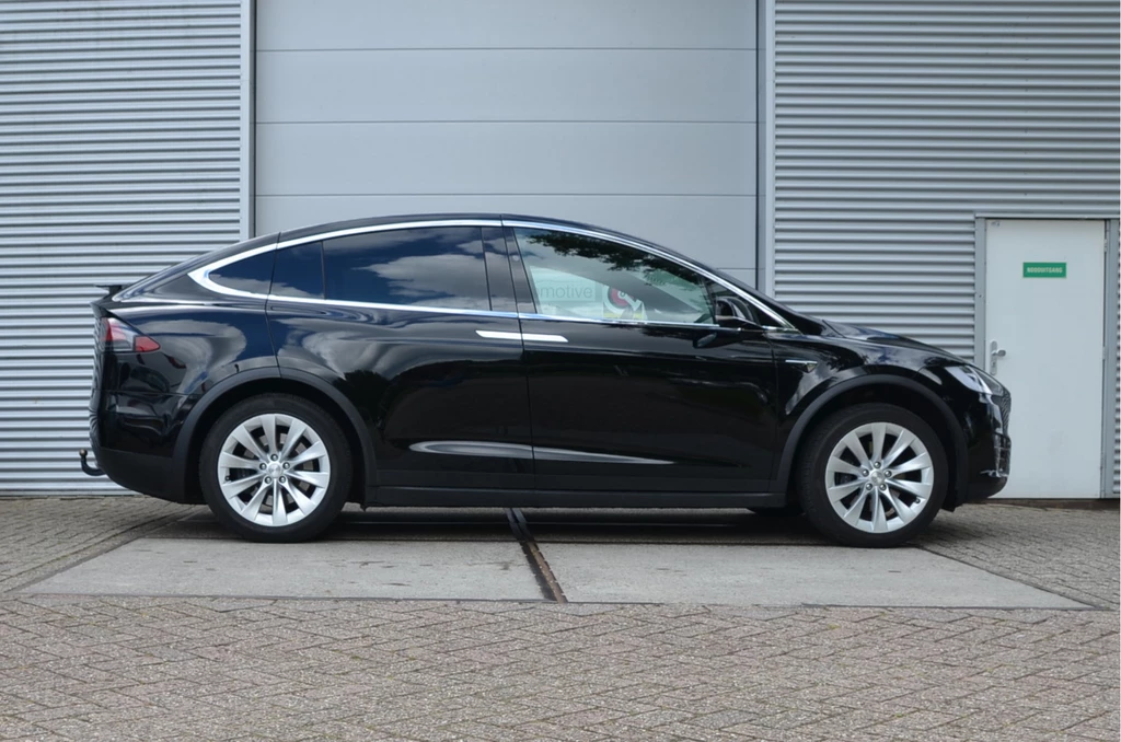 Tesla Model X – foto 8