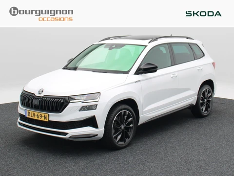 Skoda Karoq 1.5 TSi 150 Pk Automaat Sportline Business | Trekhaak | Stoel/Stuurverwarming | Panorama dak | Matrix LED | Camera | CarPlay | Parkeersensoren | 18 Inch | 50.137 Km !!