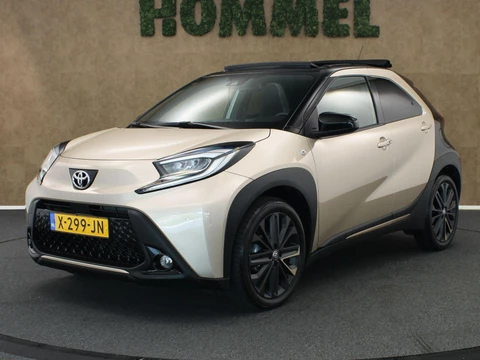 Toyota Aygo X 1.0 VVT-i MT Premium Cabrio - ORIGINEEL NEDERLANDSE AUTO - CARBIO DAK - PARKEERSENSOREN VOOR EN ACHTER - DRAADLOZE APPLE CARPLAY/ANDROID AUTO - DRAADLOZE TELEFOONLADER - VOORSTOELEN VERWARMD - NAVIGATIE