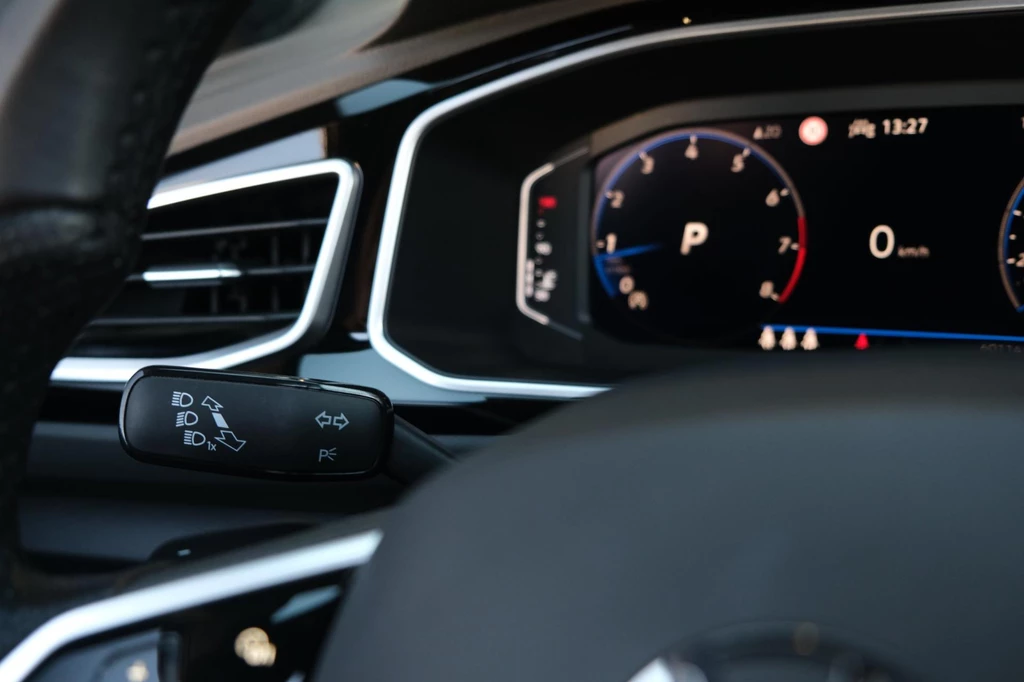 Volkswagen T-Roc – foto 18