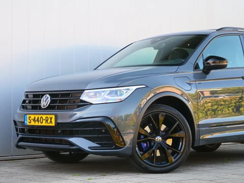 Volkswagen Tiguan 1.4 TSI eHybrid R-Line Business+ 245 Pk Automaat Navi / DAB / Apple Carplay / Camera / Stoelverwarming