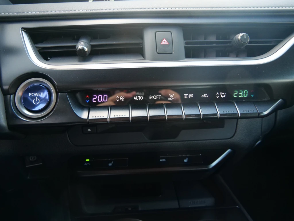 Lexus UX – foto 25