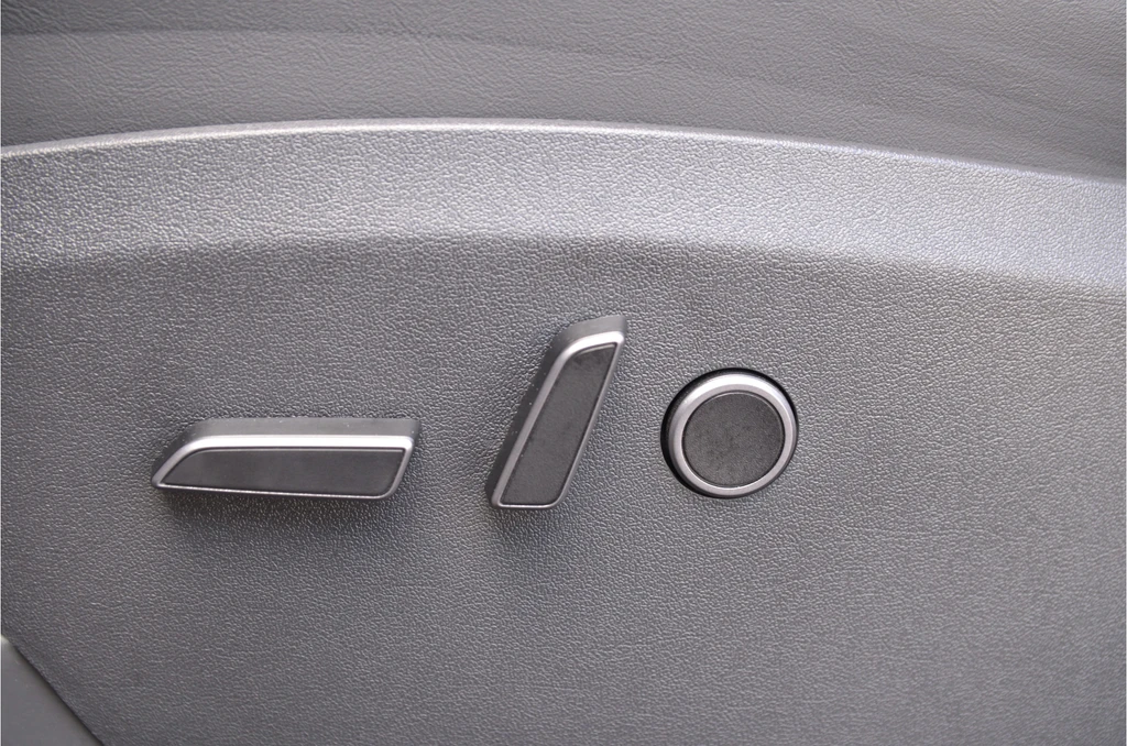 Tesla Model Y – foto 8