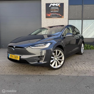 Tesla Model X – thumbnail 1