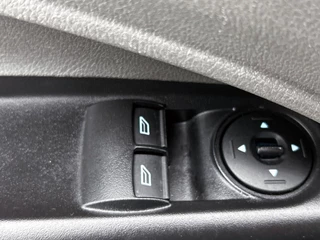 Ford Transit Connect – thumbnail 14