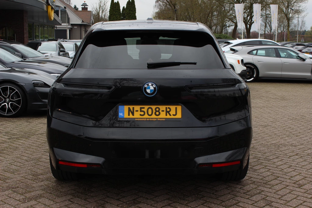 BMW iX – foto 4