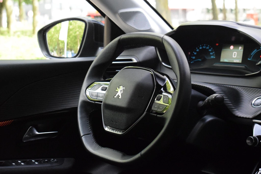 Peugeot e-208 – foto 31